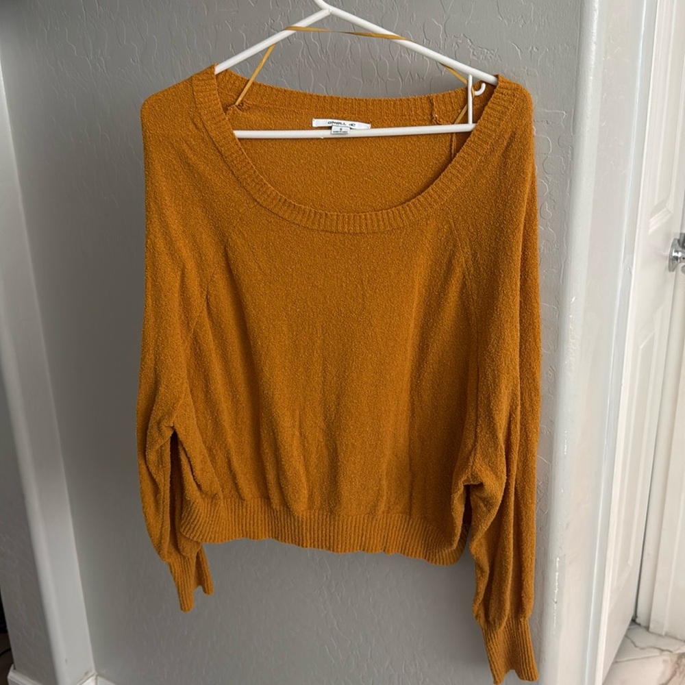 O’NEILL mustard yellow sweater